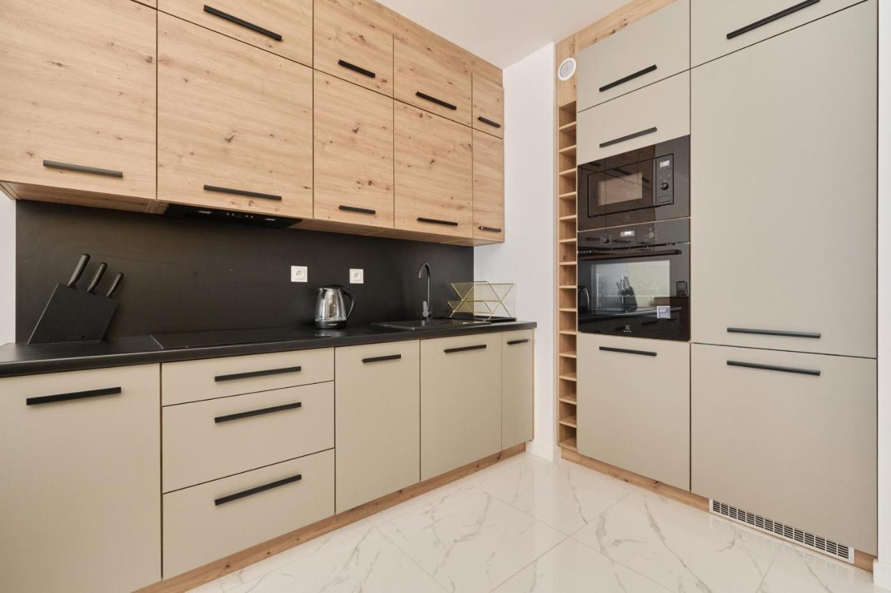 Nowoczesny Apartament Z Balkonem I Parkingiem W Centrum Wroclawia By Noclegi Renters Exteriér fotografie